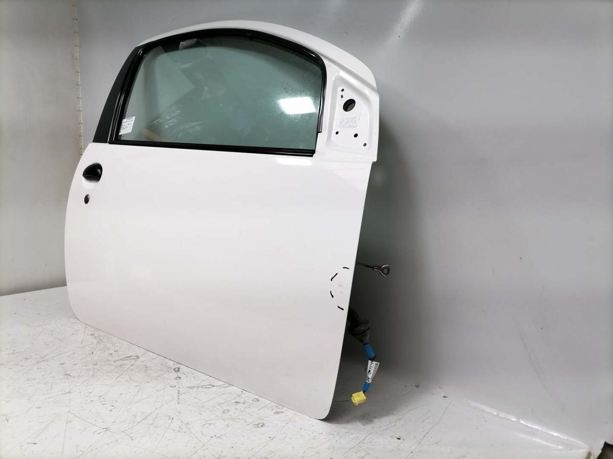 Peugeot 107 original T&uuml;r vorn rechts KWD Wei&szlig; 3-T&uuml;rer Bj.2009